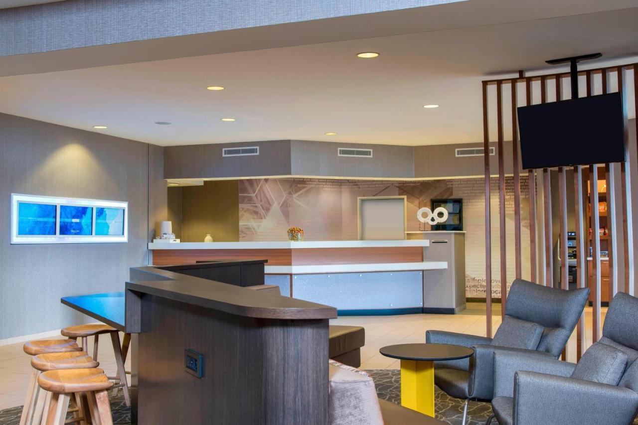 Springhill Suites Grand Rapids North Exterior foto