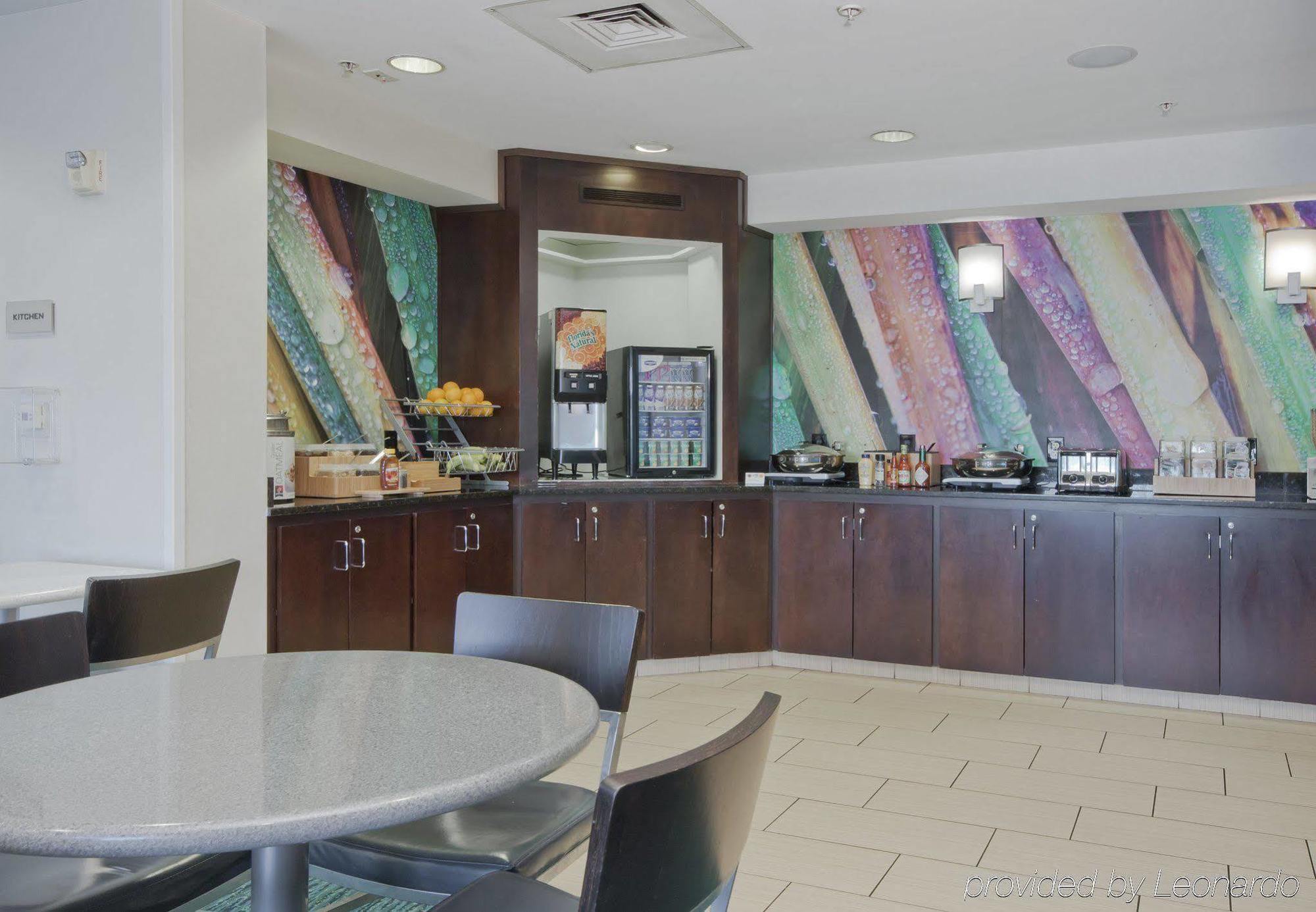 Springhill Suites Grand Rapids North Exterior foto