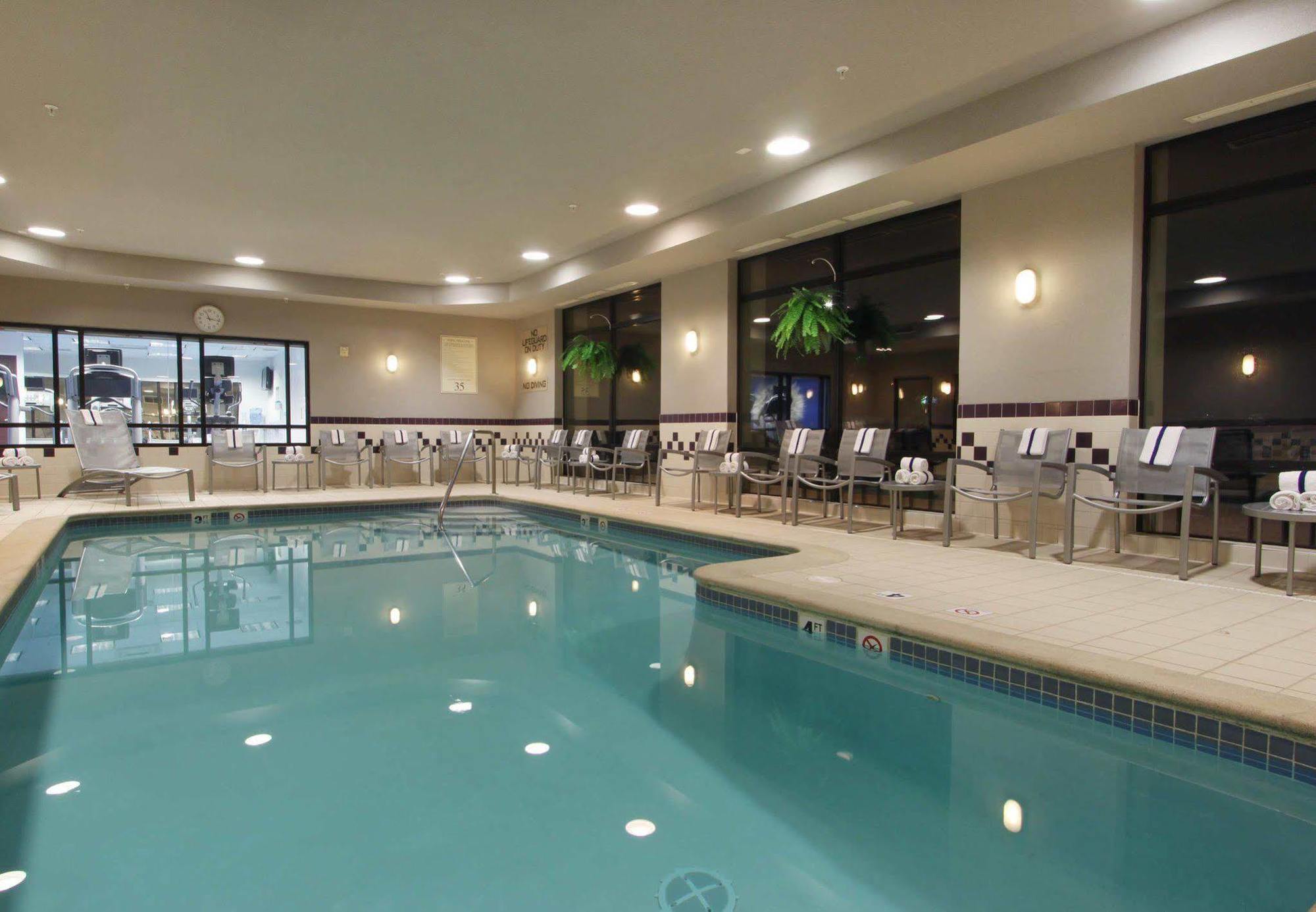 Springhill Suites Grand Rapids North Exterior foto